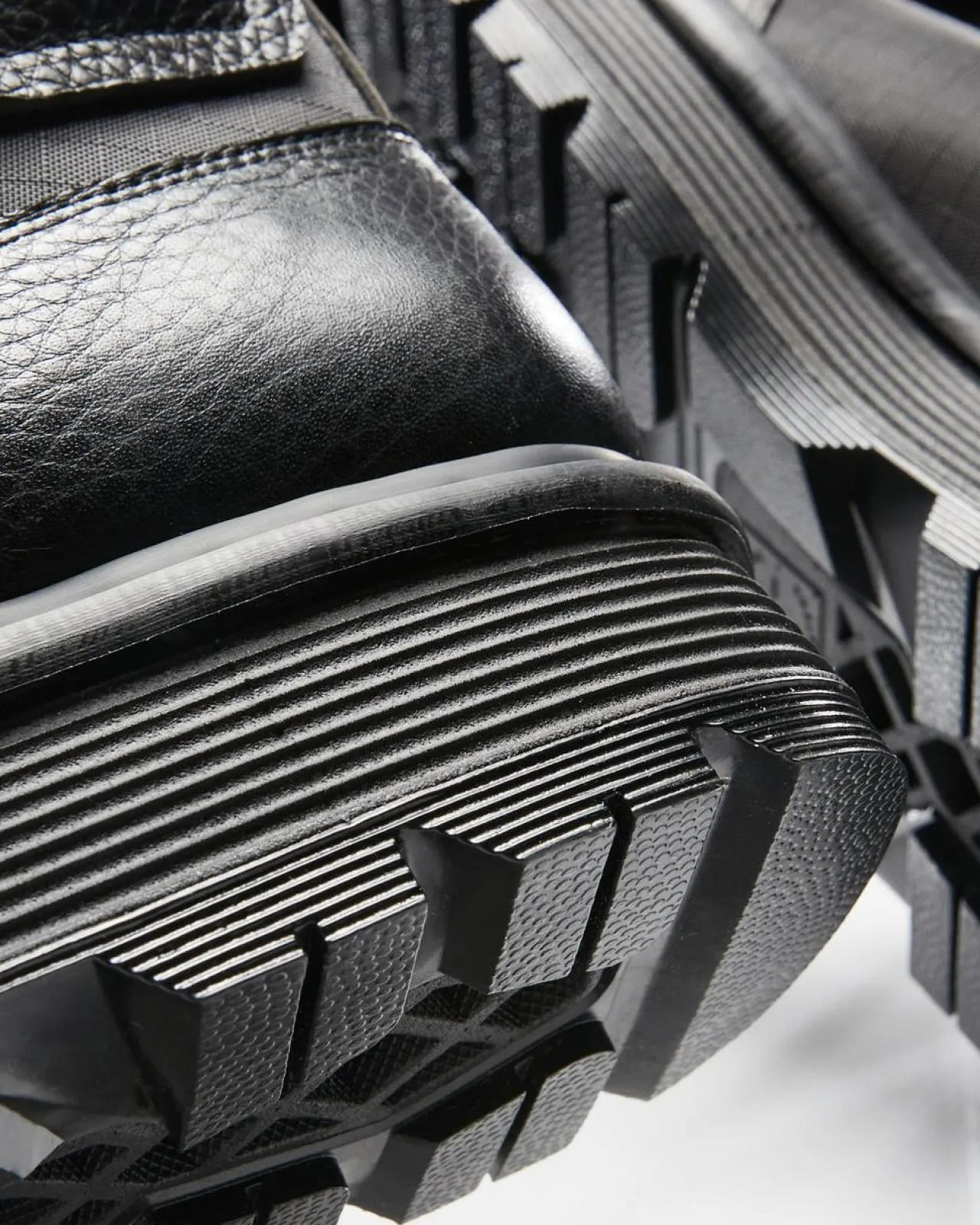 Dr. Martens 1460 Beta Zebzag Laarzen^ Platform Laarzen|Enkellaarzen