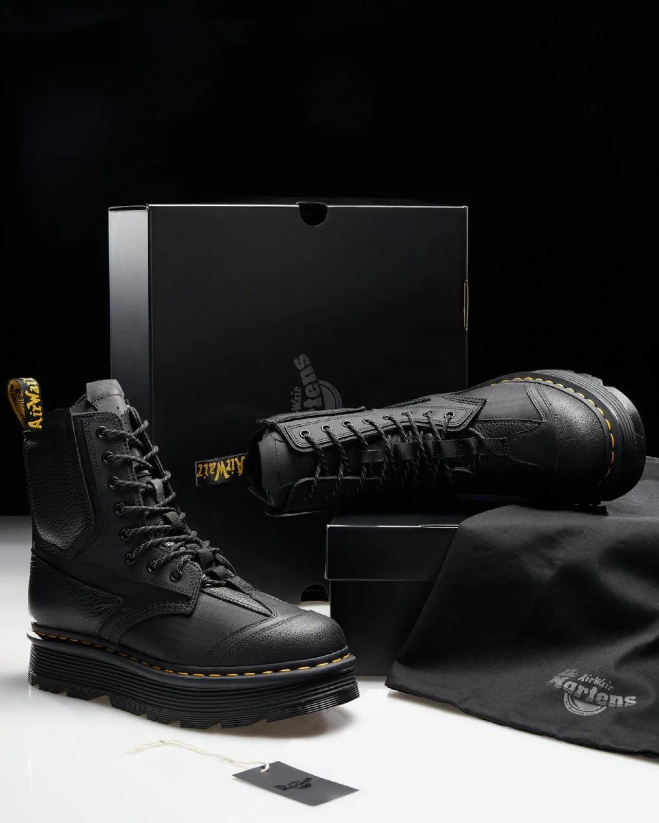 Dr. Martens 1460 Beta Zebzag Laarzen^ Platform Laarzen|Enkellaarzen