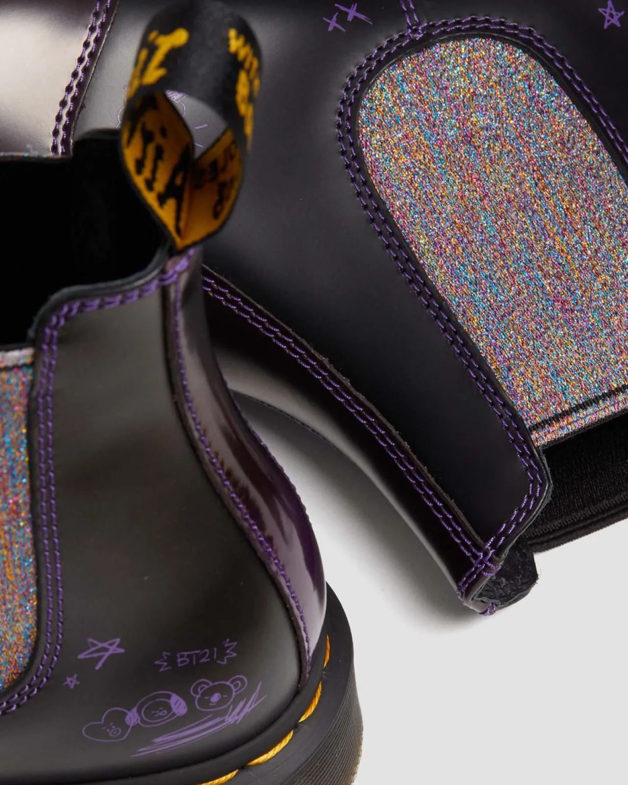 Dr. Martens 2976 BT21 Leren Chelsea Laarzen^WOMENS Enkellaarzen|Chelsea Boots