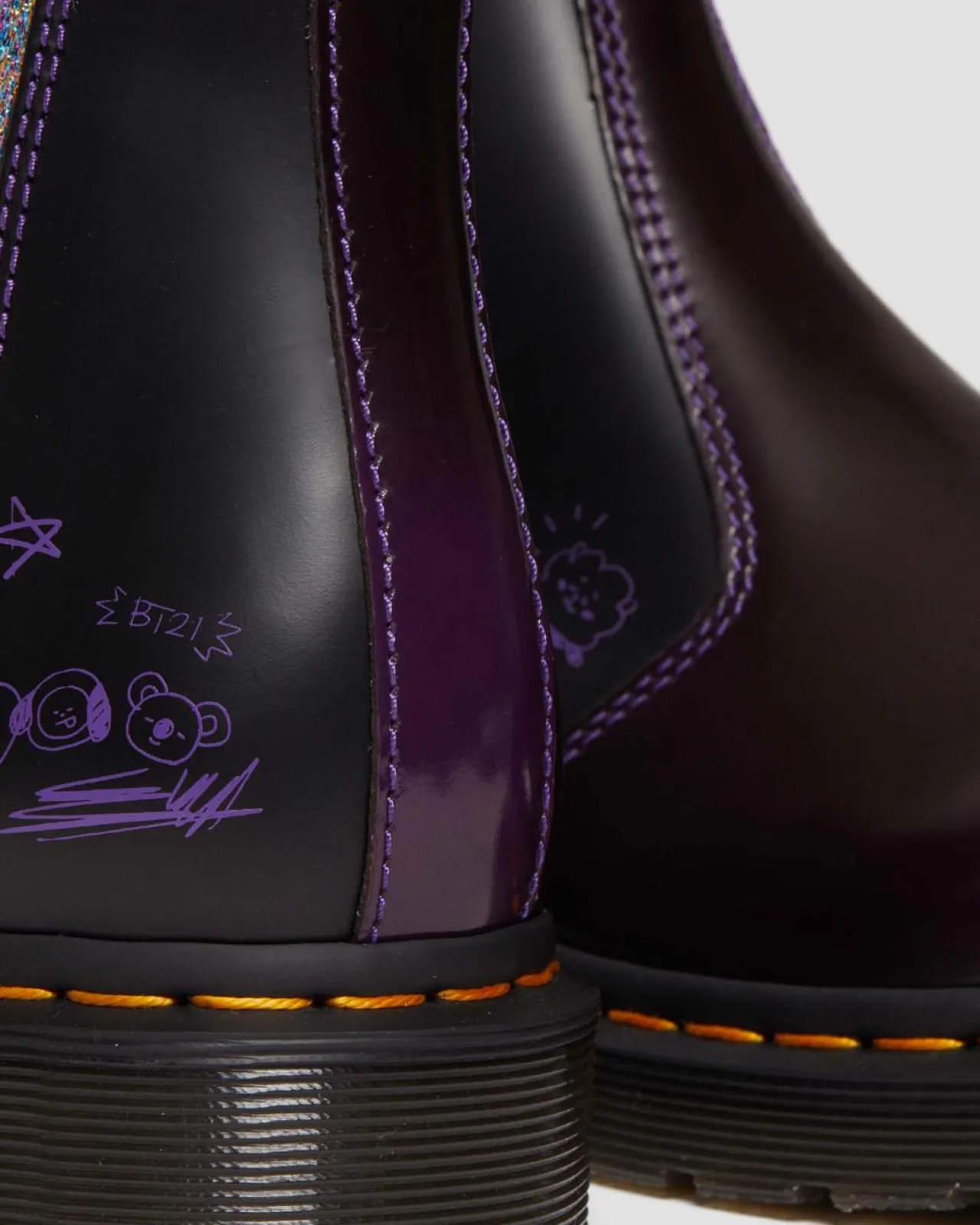 Dr. Martens 2976 BT21 Leren Chelsea Laarzen^WOMENS Enkellaarzen|Chelsea Boots