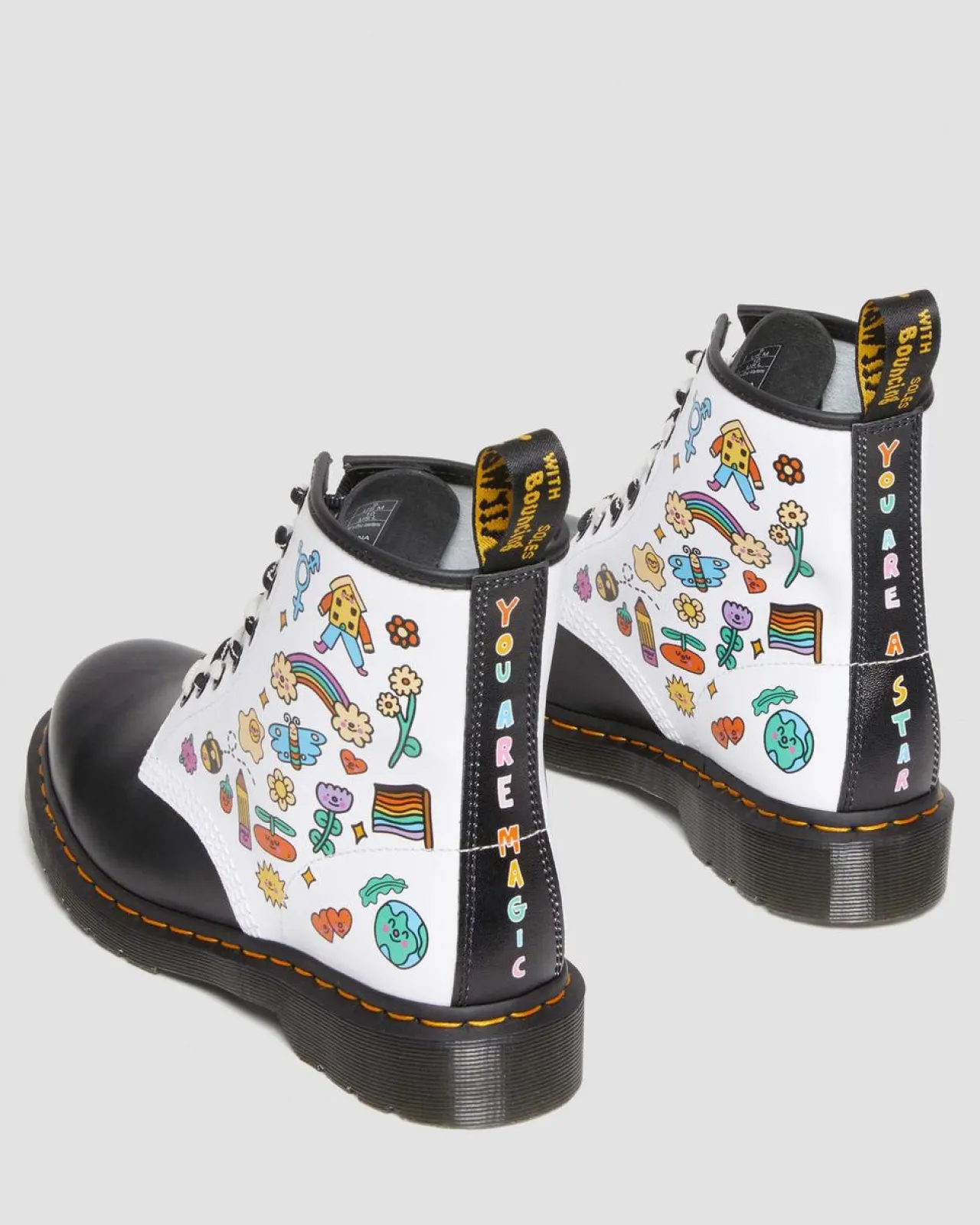 Dr. Martens 1460 Wednesday Holmes Pride Smooth Leren Laarzen^MENS Enkellaarzen|Veterlaarzen