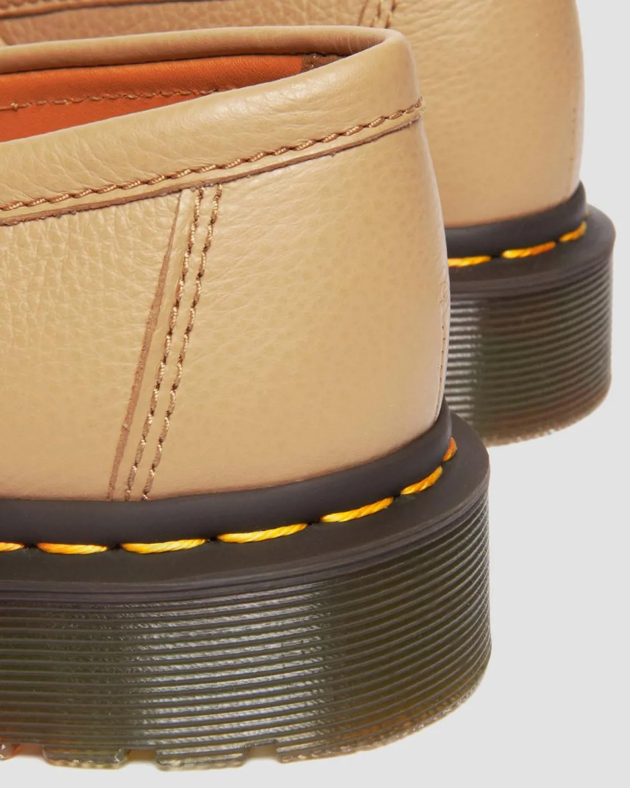 Dr. Martens Adrian Virginia Tassel Loafers^WOMENS Originals|Nieuw Binnen