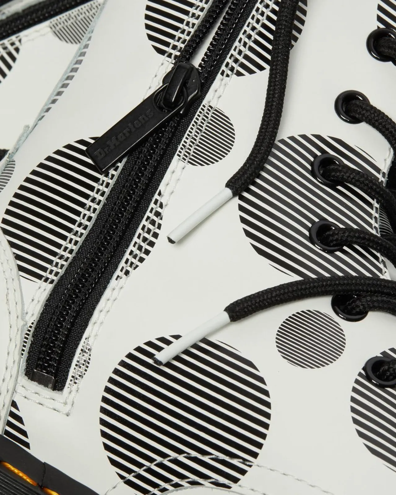 Dr. Martens Jadon Polka Dot Smooth Leren Platform Laarzen^WOMENS Platform Laarzen|Enkellaarzen