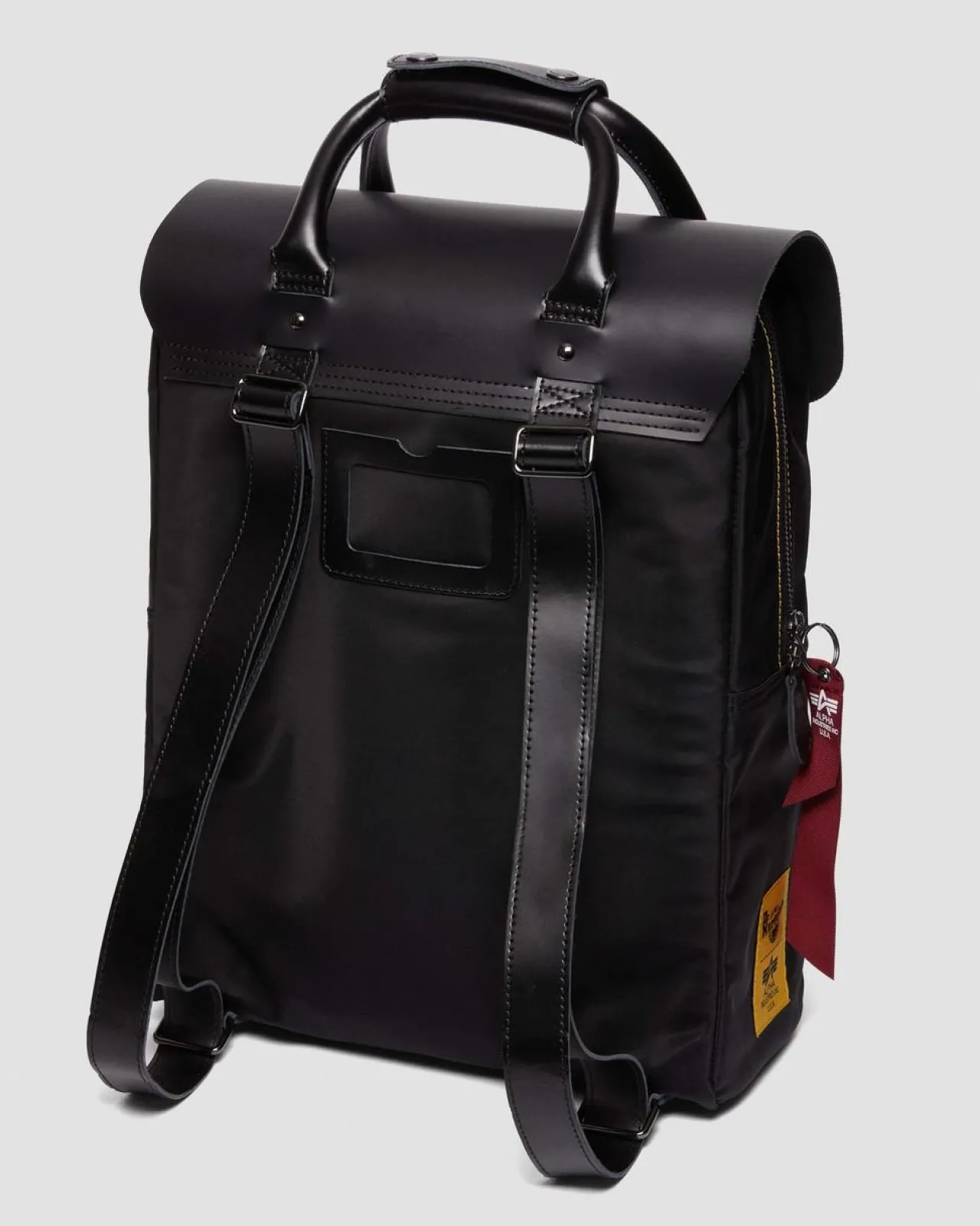 Dr. Martens LITE ALPHA INDUSTRIES LEREN & NYLON RUGZAK^UNISEX Tassen|Nieuw Binnen