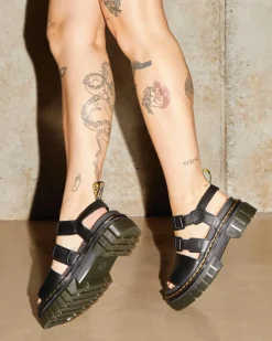 Dr. Martens Ricki Nappa Lux Leren Platform Sandelen met 3 Banden^WOMENS Lichte Sandalen|Platform Sandalen