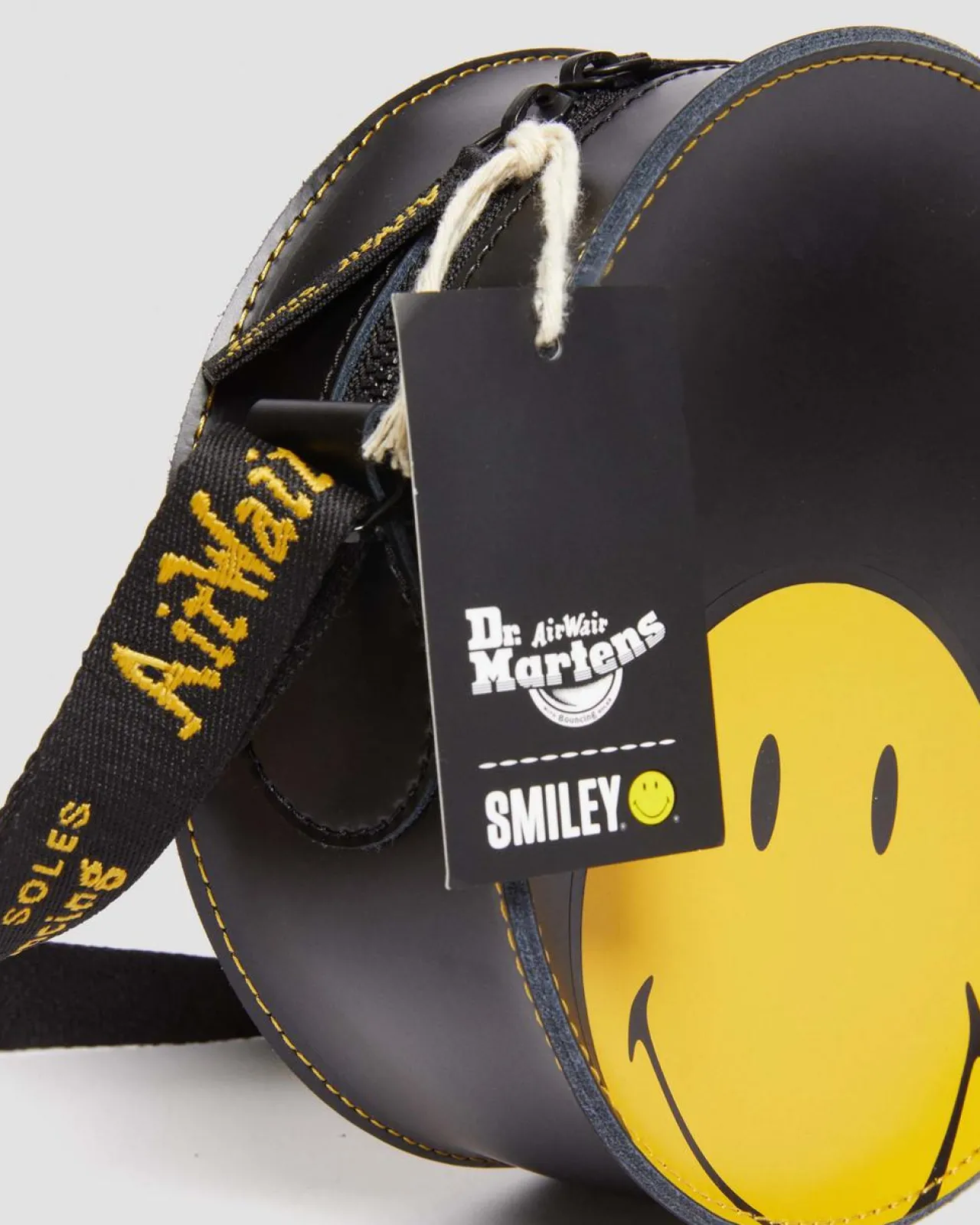 Dr. Martens SMILEY® LEREN SCHOUDERTAS^UNISEX Accessoires Sale|Tassen