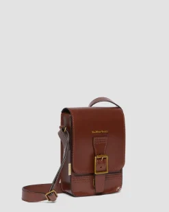 Dr. Martens Vegan Reporter VERTICALE SCHOUDERTAS in Lichtbruin^ACCESSORIES Accessoires Sale|Tassen